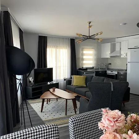 Spacious With Sea View In 马尔马里斯